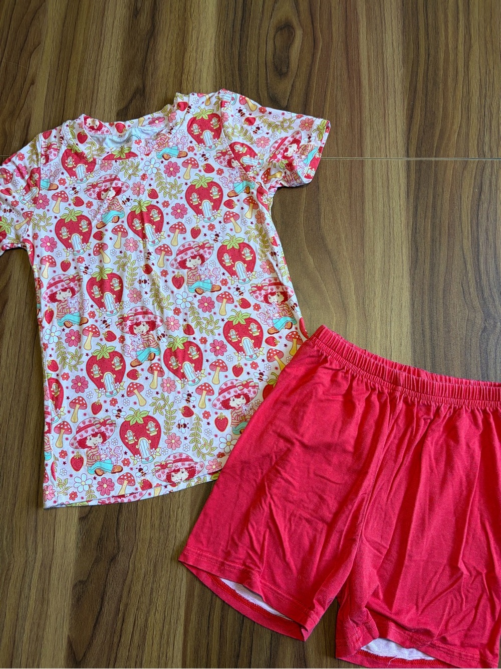Sassy Sweet Boutique Company 18-24M Bamboo Strawberry Shortcake Short Pajama Set